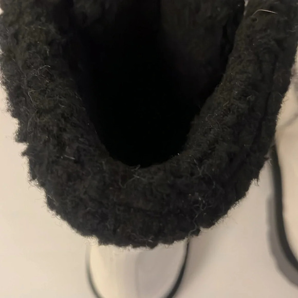 Michael Kors White and Black Lace-Up Winter Boots - Picture 7 of 7